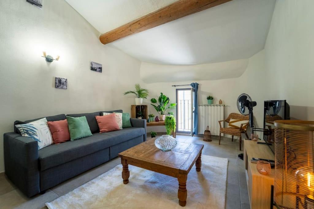 Charmant T2 Proche Place Aux Herbes Uzes Exterior photo