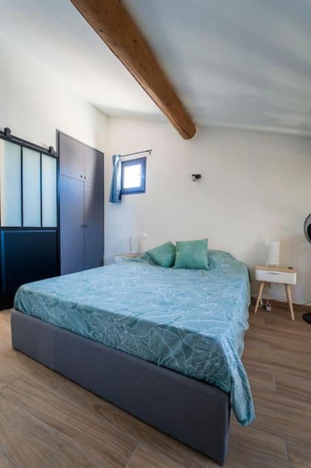 Charmant T2 Proche Place Aux Herbes Uzes Exterior photo
