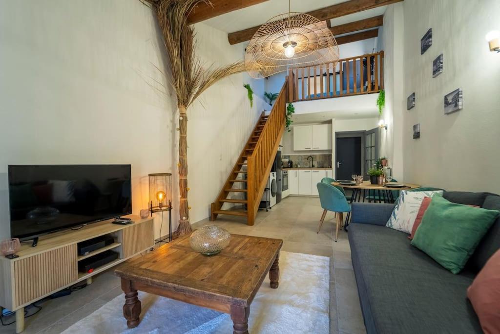 Charmant T2 Proche Place Aux Herbes Uzes Exterior photo